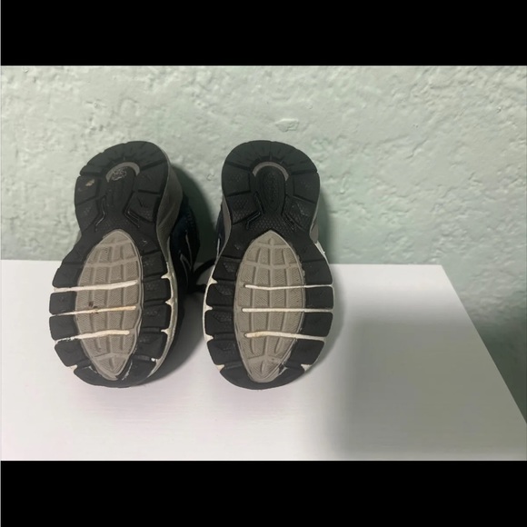 NEW BALANCE 990 V3 Navy SIZE 4 KIDS / Infants - Picture 5 of 7
